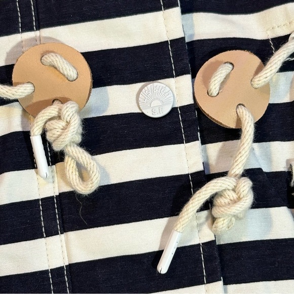 Levi's Trekking Parka Striped Hooded Jacket Nautical Canvas Navy/White Large NWT - Picture 8 of 11